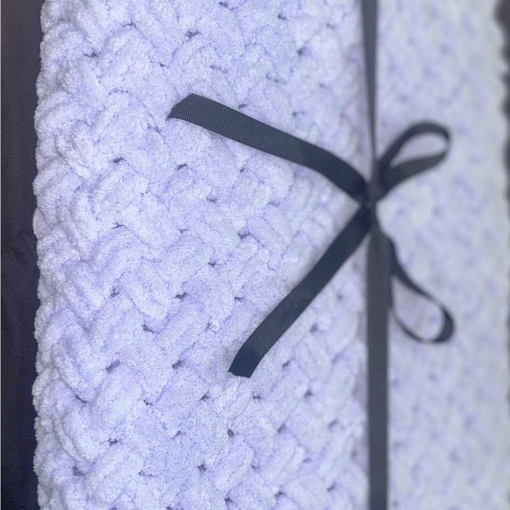 Light purple cozy knit blanket